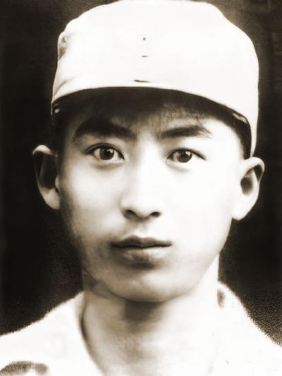 港九大隊領導
第一任政委陳達明後任新華社香港分社（中聯辦前身）副社長